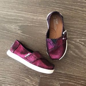 NEW Kids Classic Toms Shoes